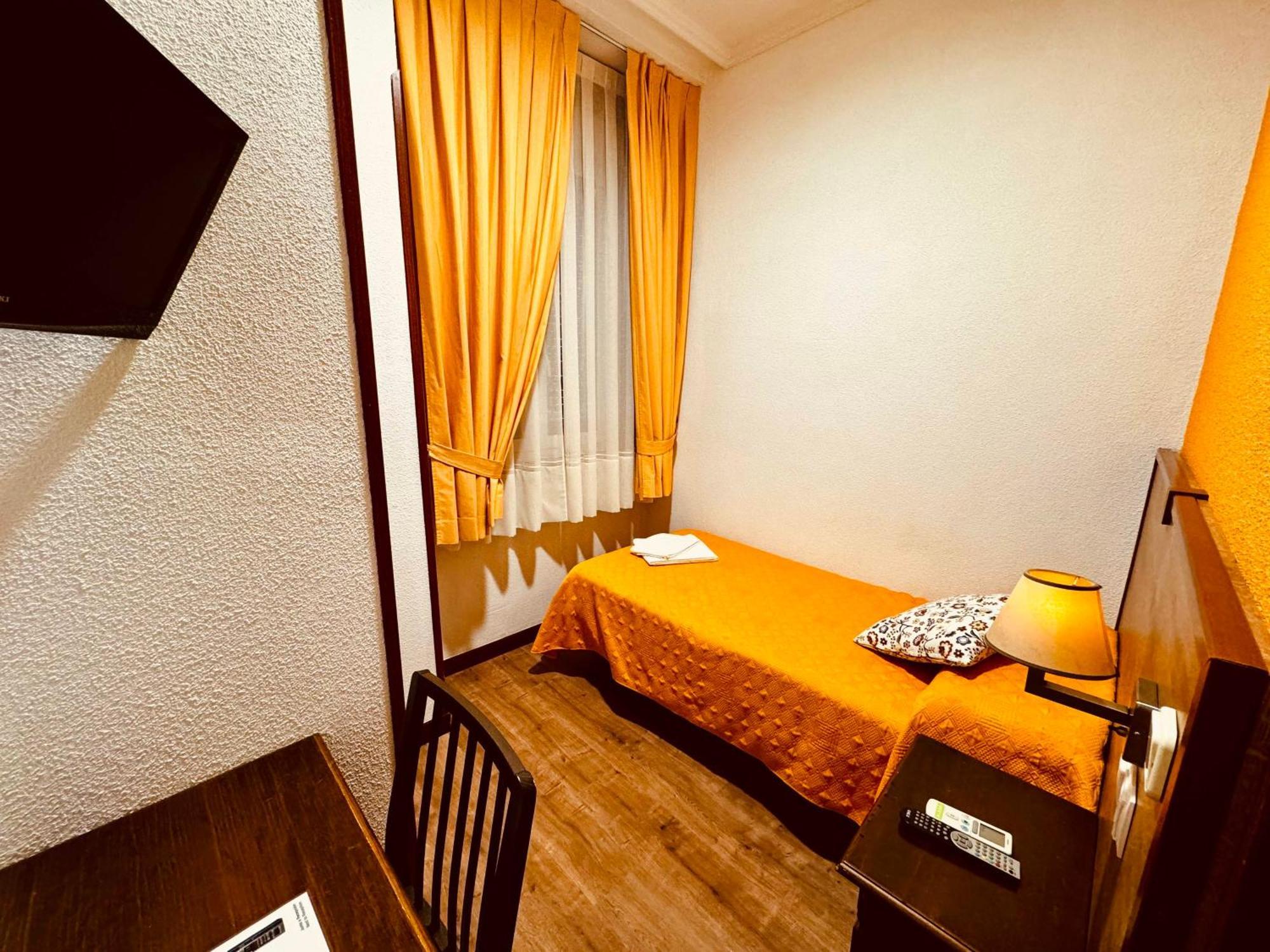 Hostal Edreira Madrid Luaran gambar