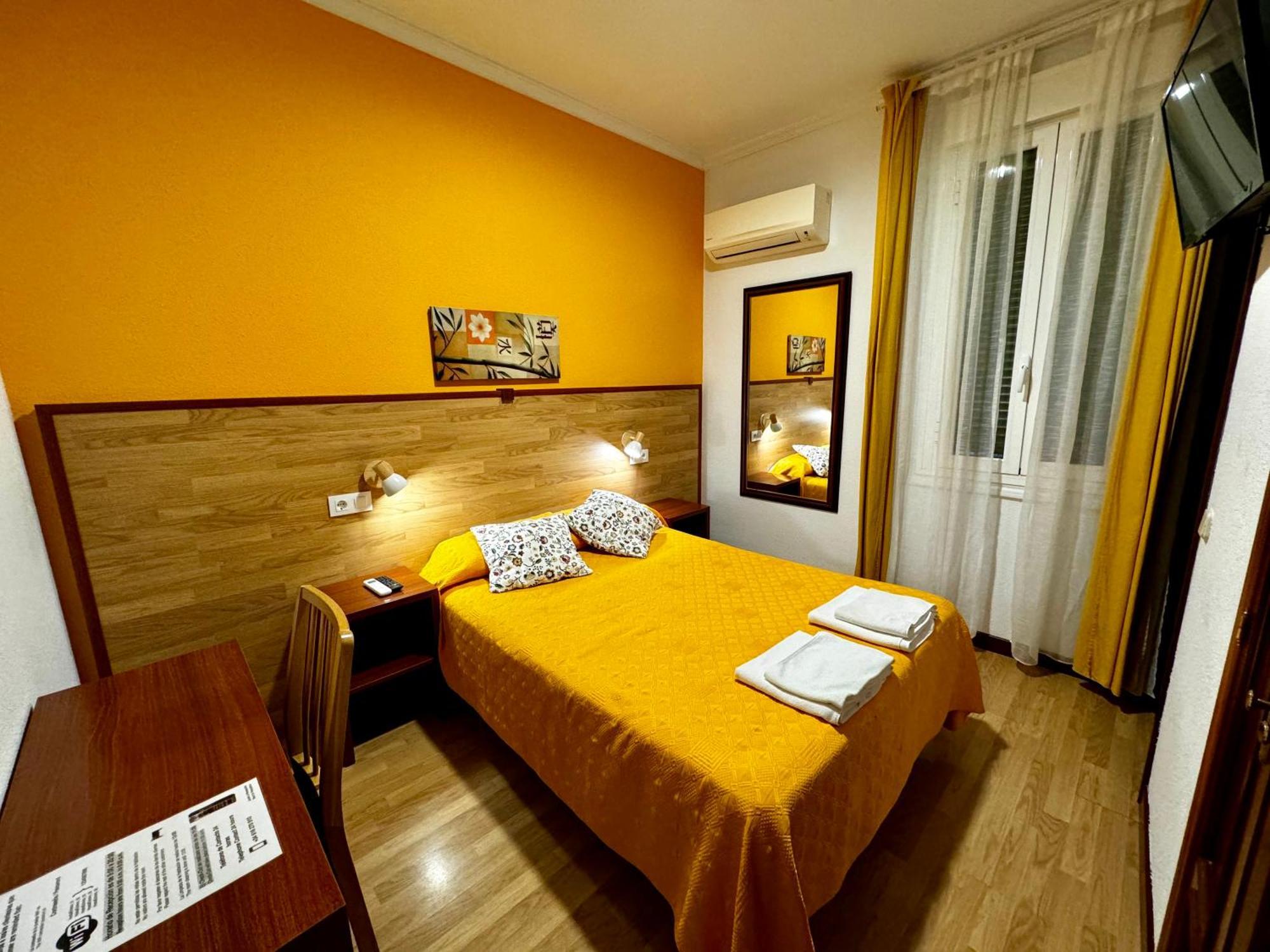 Hostal Edreira Madrid Luaran gambar