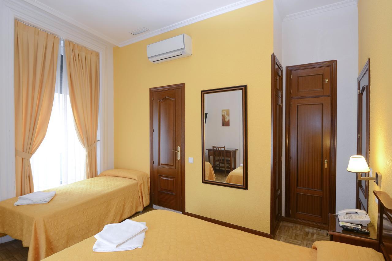 Hostal Edreira Madrid Luaran gambar