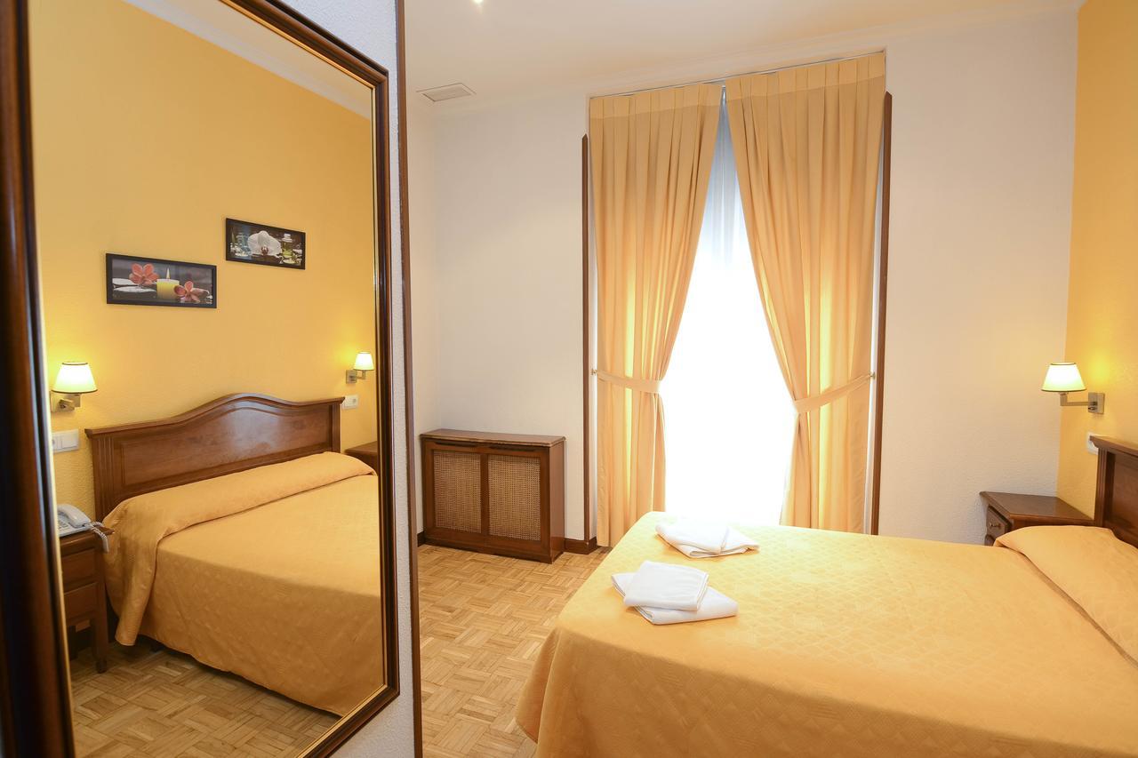 Hostal Edreira Madrid Luaran gambar