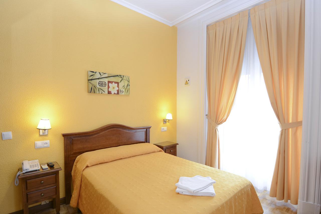 Hostal Edreira Madrid Luaran gambar